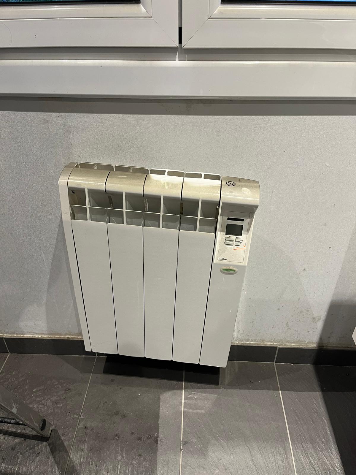 Imagen simbólica del proceso de limpieza o desodorización de ropa y textiles personales incluidos en el servicio integral de limpieza por incendios